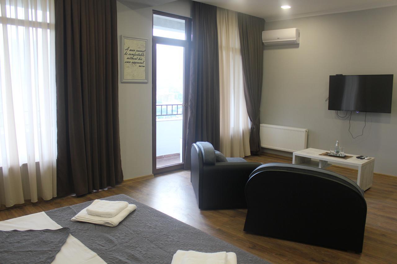 Apart Hotel Vera Tbilisi Bagian luar foto