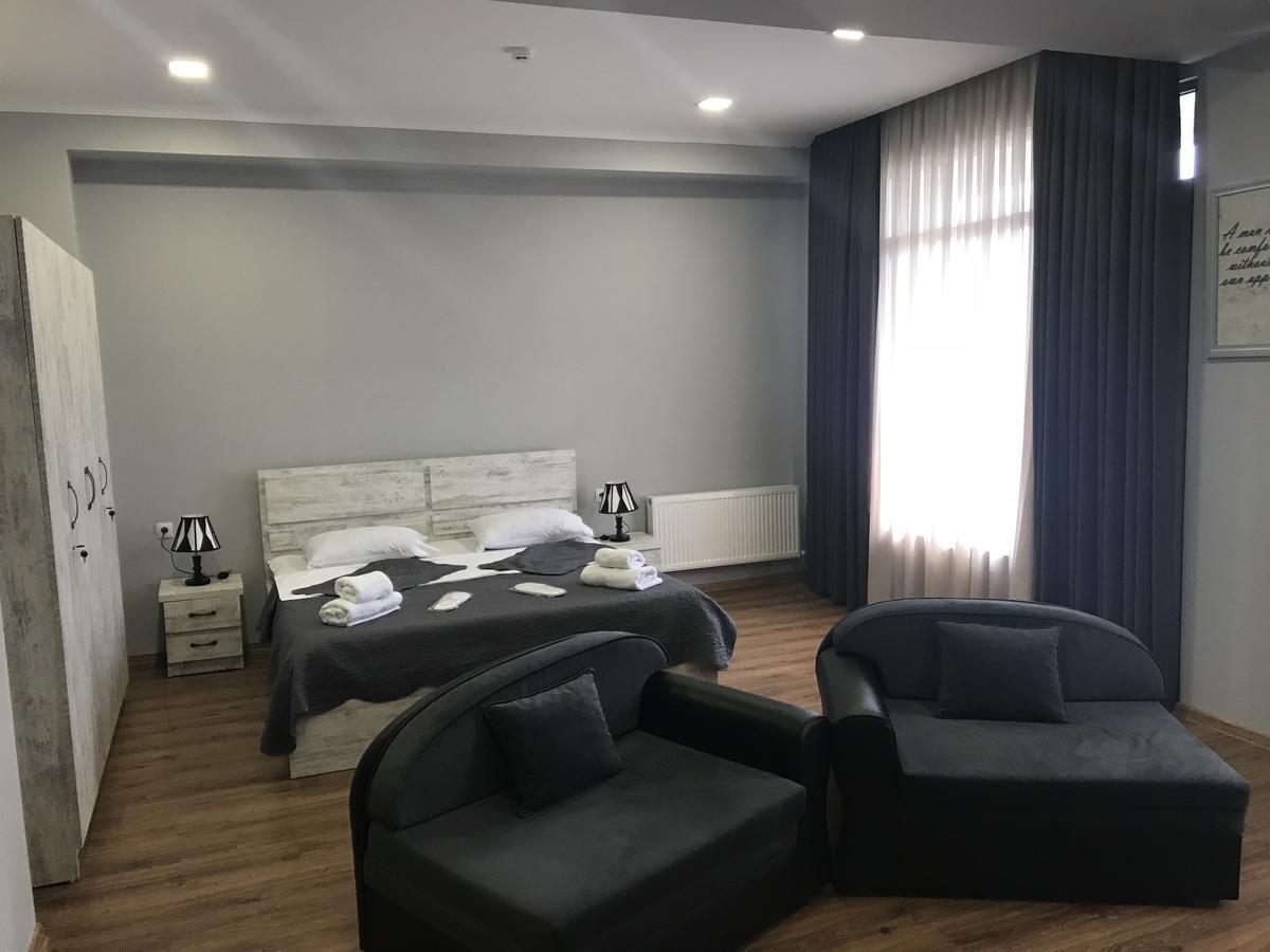 Apart Hotel Vera Tbilisi Bagian luar foto